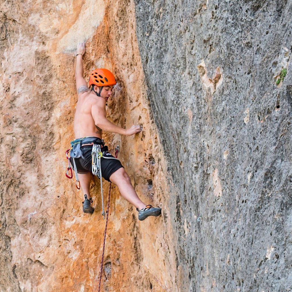 Nuevas restricciones vías de escalada en Aýna