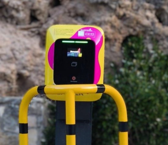 punto de recarga de coche eléctrico en Ayna