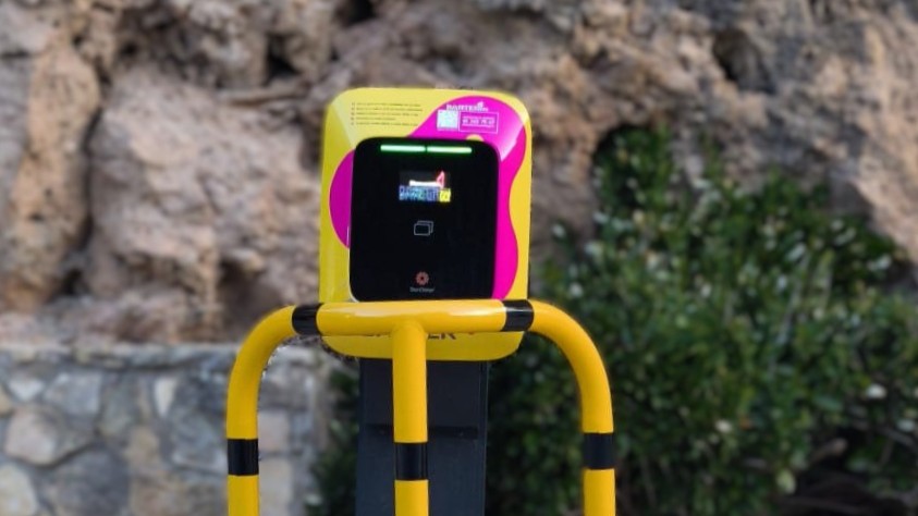 punto de recarga de coche eléctrico en Ayna