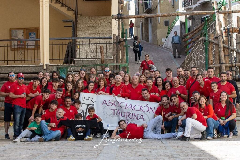 Aýna se prepara para un fin de semana de tradición, música y gran ambiente taurino